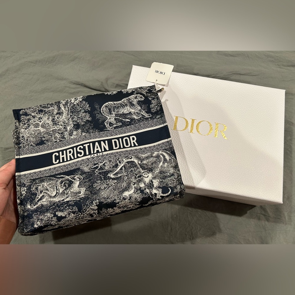 NWT Dior travel pouch full set